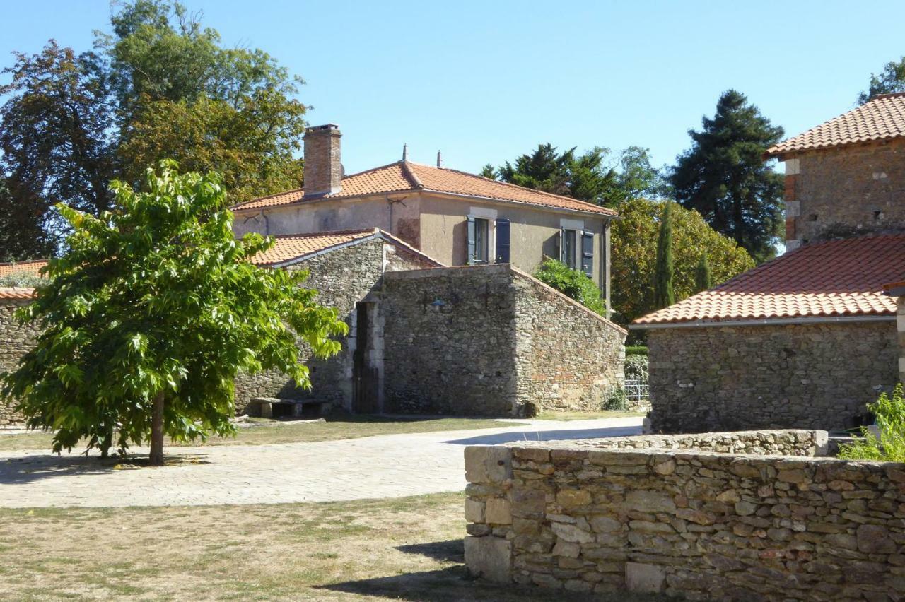 Chateau Breduriere Moutiers-sur-le-Lay Exterior photo